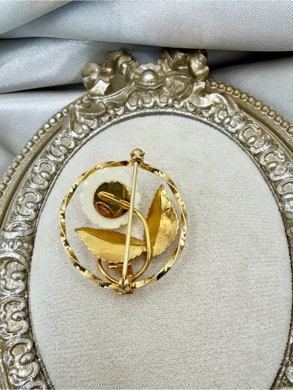 Vintage 14K GF Carved Rose Circle Frame Brooch Pin Cottagecore - Picture 7 of 10